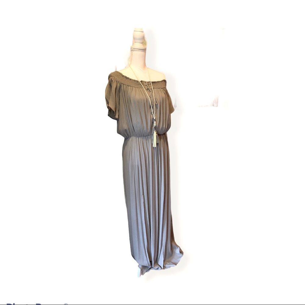ee:some Army green rayon dress w necklace